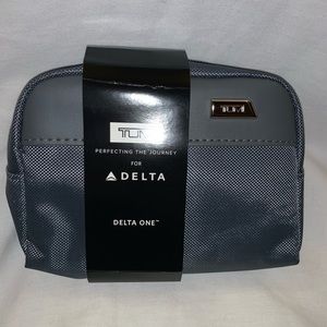 TUMI Toiletry Bag w/Travel Accessories New!